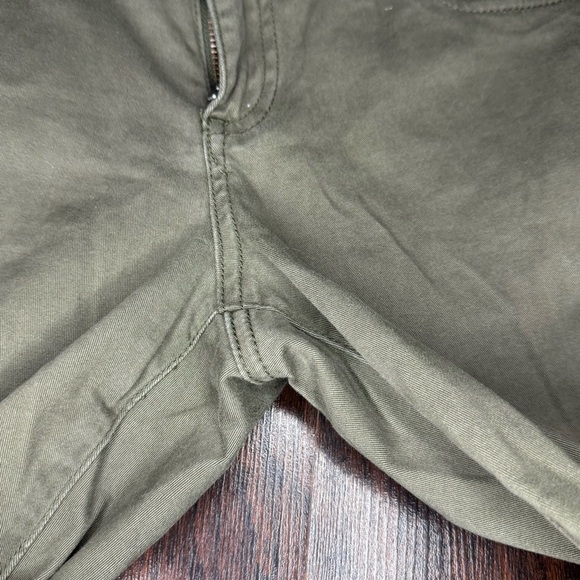 Kut From Cloth Catherine Slim Boyfriend Crop Capri Pants Army Green Size 4 EUC - Picture 4 of 12